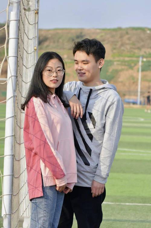 河南一所高校情侣"学霸"双双保研重点大学!网友:我是一颗柠檬精